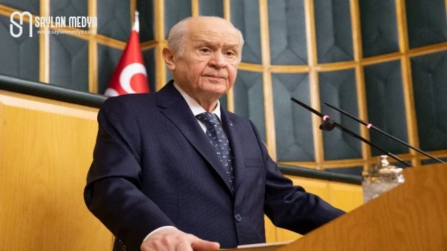 Bahçeli: Vızıldama, adamsan kararını açıkla!