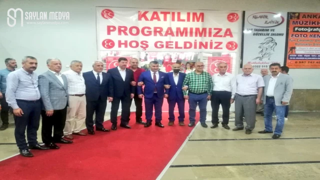 MHP’ye katılan 350 kişi için rozet takma etkinliği düzenlendi