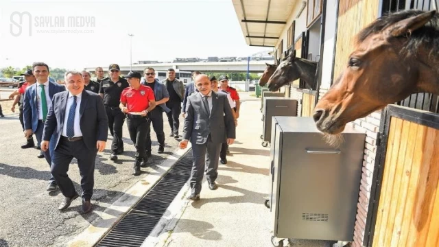 Vali Elban'dan Atlı Polis Birlik Amirliği’ne ziyaret