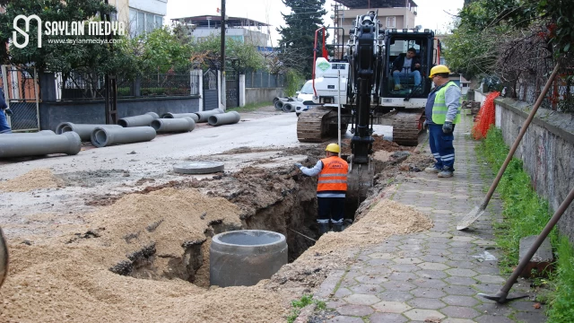 Büyükşehir, Yüreğir’deki yatırımlarıyla ilçenin sorunlarını çözüyor