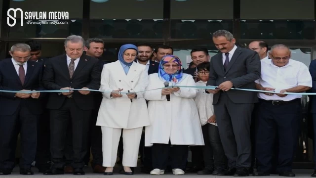 Bakan Özer: Kayıtlarda kesinlikle bağış alınmayacak