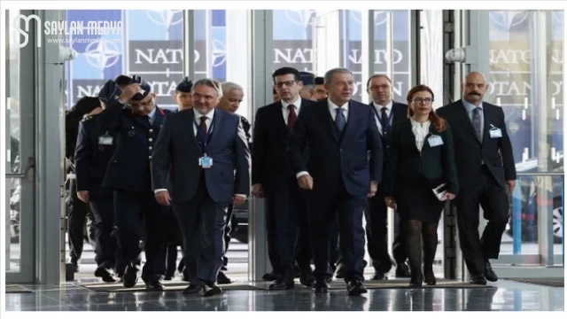 Bakan Akar NATO Karargahı’nda