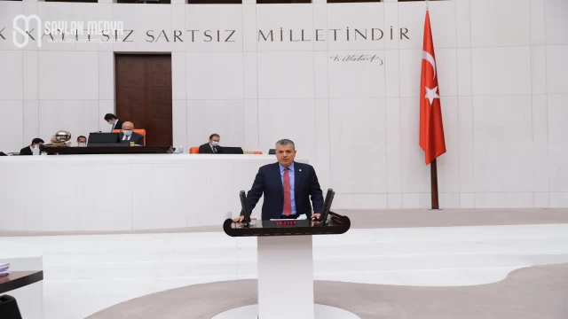 Barut, "Sansüre değil demokrasiye ihtiyacımız var"