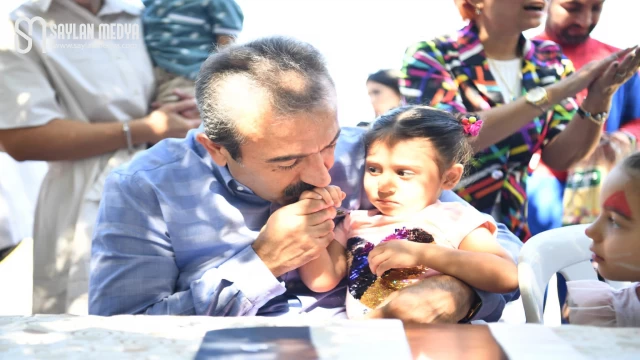 Başkan Soner Çetin, Dünya Kız Çocukları Günü'nü Kutladı