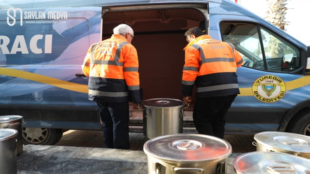 Yüreğir Belediyesi, her gün 4 bin 200 kişiye sıcak yemek ulaştırıyor