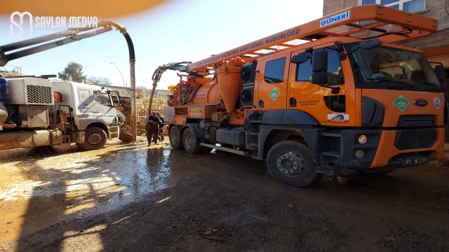 ASKİ, sel felaketinin ardından Şanlıurfalıların yardımına koştu