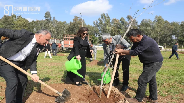 Depremde Hayatını Kaybeden Çukurova Üniversiteli 42 Can için 42 Fidan