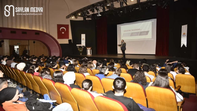 YKS’ye girecek öğrencilere farkındalık ve motivasyon konferansı