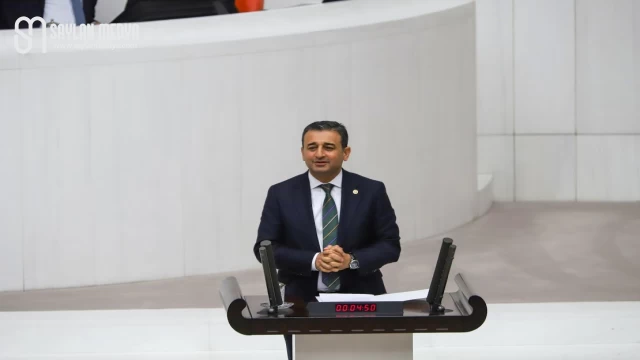 “Dolara yatırım yapanlar değil, Erdoğan’ı dinleyip TL’ye yatırım yapanlar yaya kaldı”