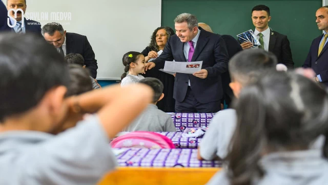 Vali Elban, karne dağıtım törenine katıldı