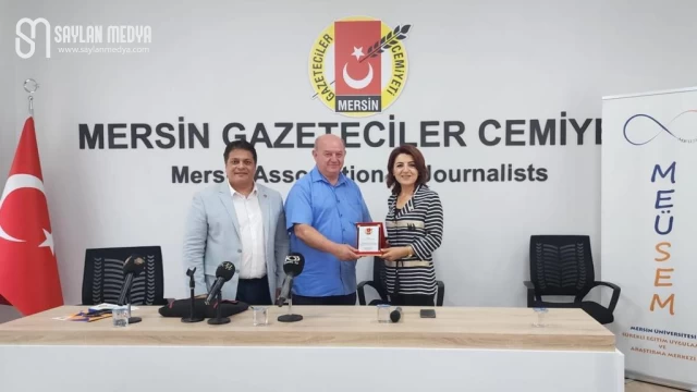 Mersin’de, “Afet döneminde gazetecilik ve basın” konulu konferans düzenlendi