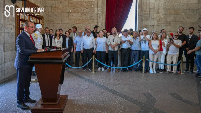 Tanju Özcan Anıtkabir’de... Özcan’dan Ata’ya şikayet!