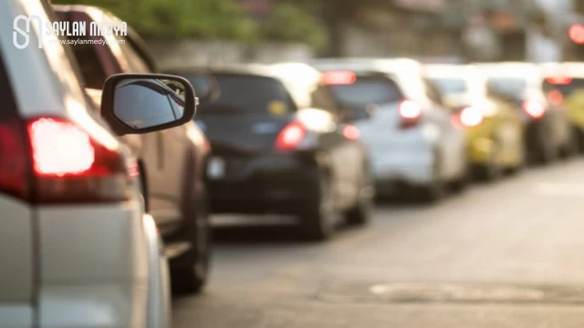 230 bini aşkın araç trafiğe katıldı