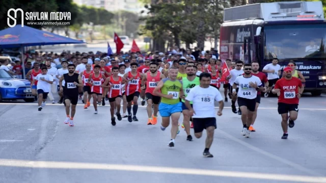 Çukurova Belediyesi, Cumhuriyet Koşusu düzenledi