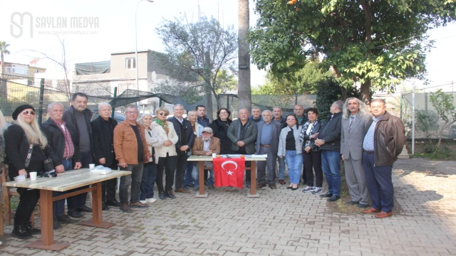 Adana Borsa Lisesi Mezunları genel kurulunu yaptı... Adem Sungurtekin güven tazeledi